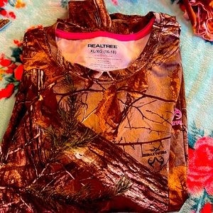 Long sleeve silky material💗fits like large